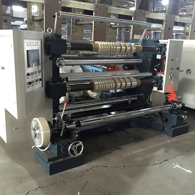 Máy cắt và cuộn lại có điều khiển bằng PLC tốc độ cao cho màng nhựa trong 200 M / phút